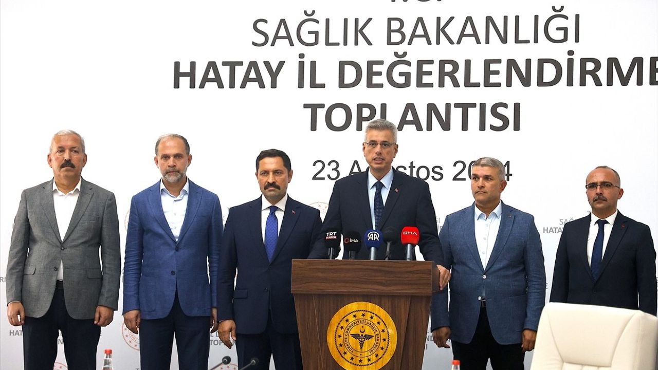 Sağlık Bakanı Memişoğlu, Hatay'da M Çiçeği Virüsü Hakkında Bilgilendirdi