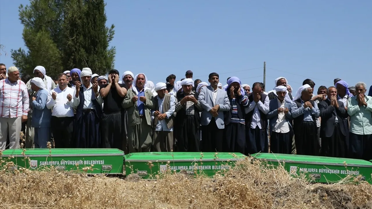 Şanlıurfa'da Trajik Kaza: 5 Çocuk Yan Yana Defnedildi