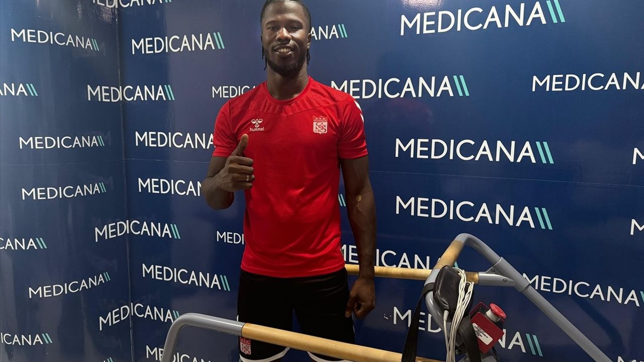 Sivasspor'un Yeni Transferi Keita Balde Sağlık Kontrolünden Geçti