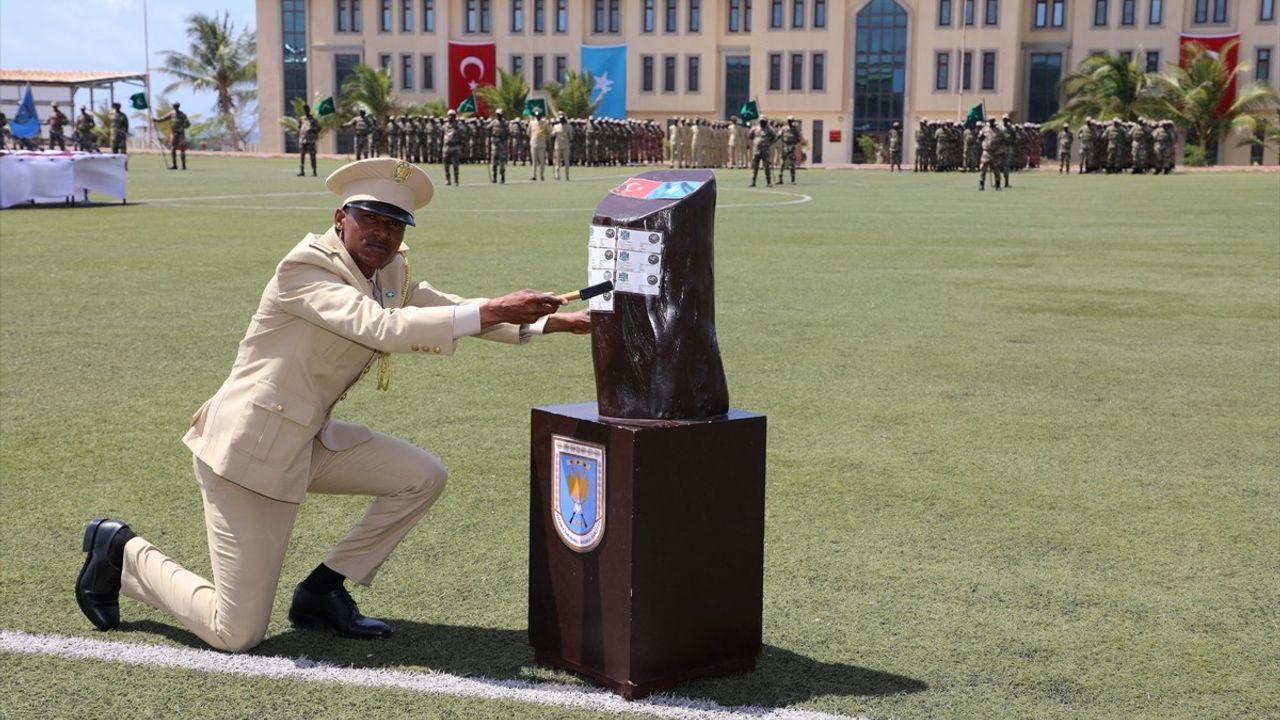 Somali'deki Anadolu Kışlası'nda Yemin ve Mezuniyet Töreni Düzenlendi