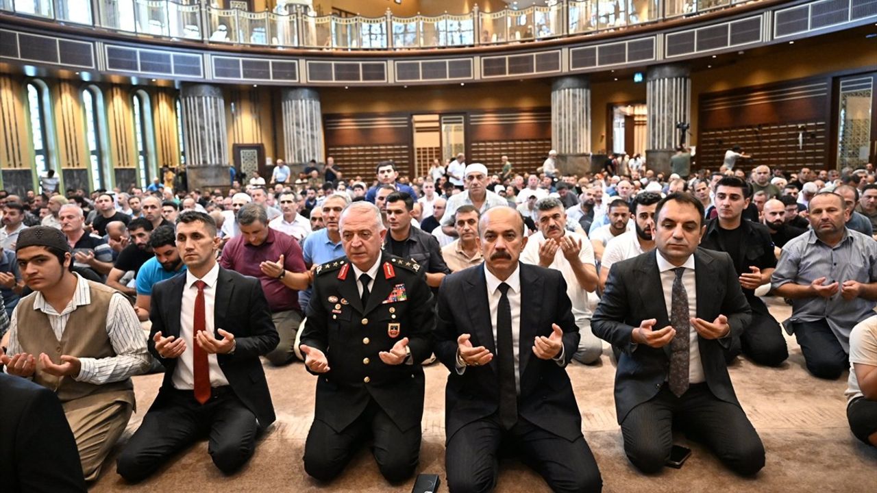 Taksim Camisi'nde Şehitler İçin Kur'an-ı Kerim Okundu