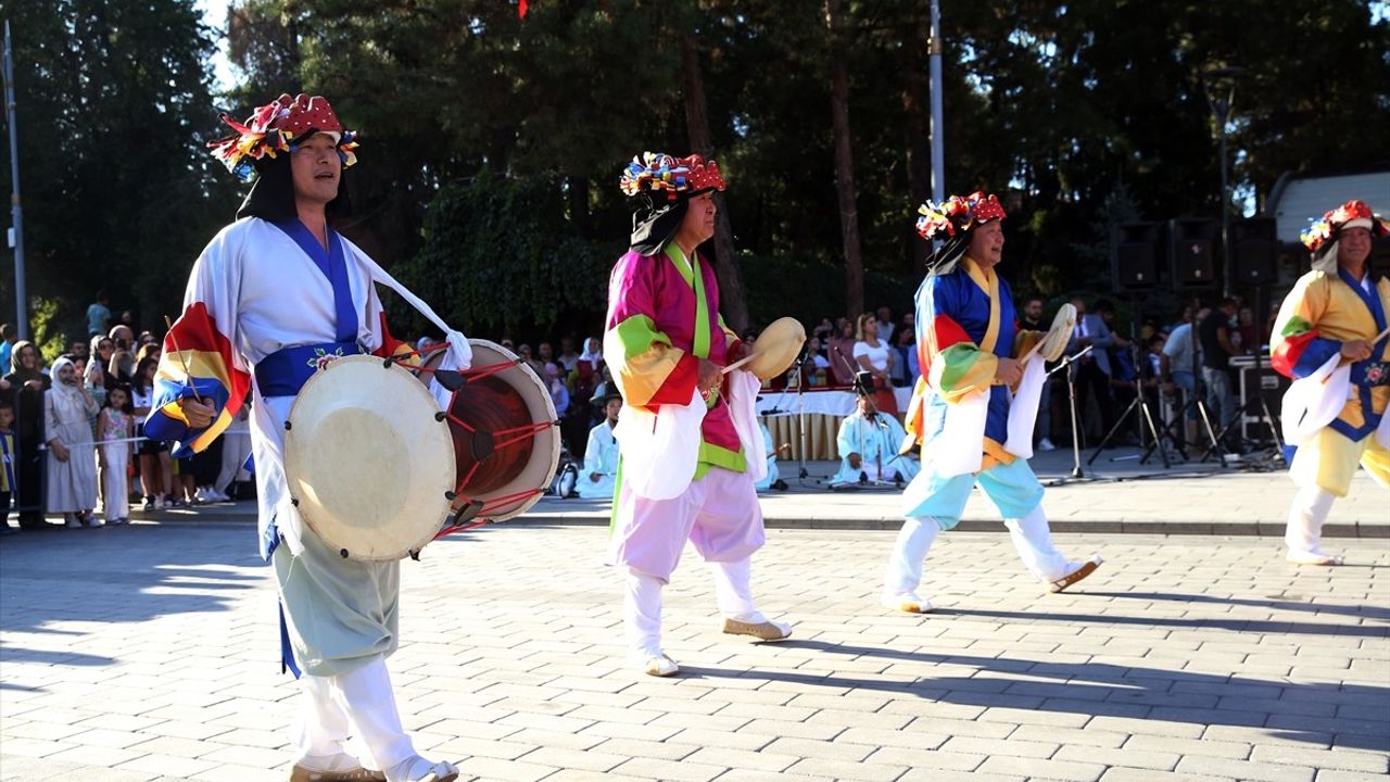 Taşköprü'de Kültürel Şölen: Güney Kore Dans Ekibi Toplu Sünnet Töreninde Performans Sergiledi