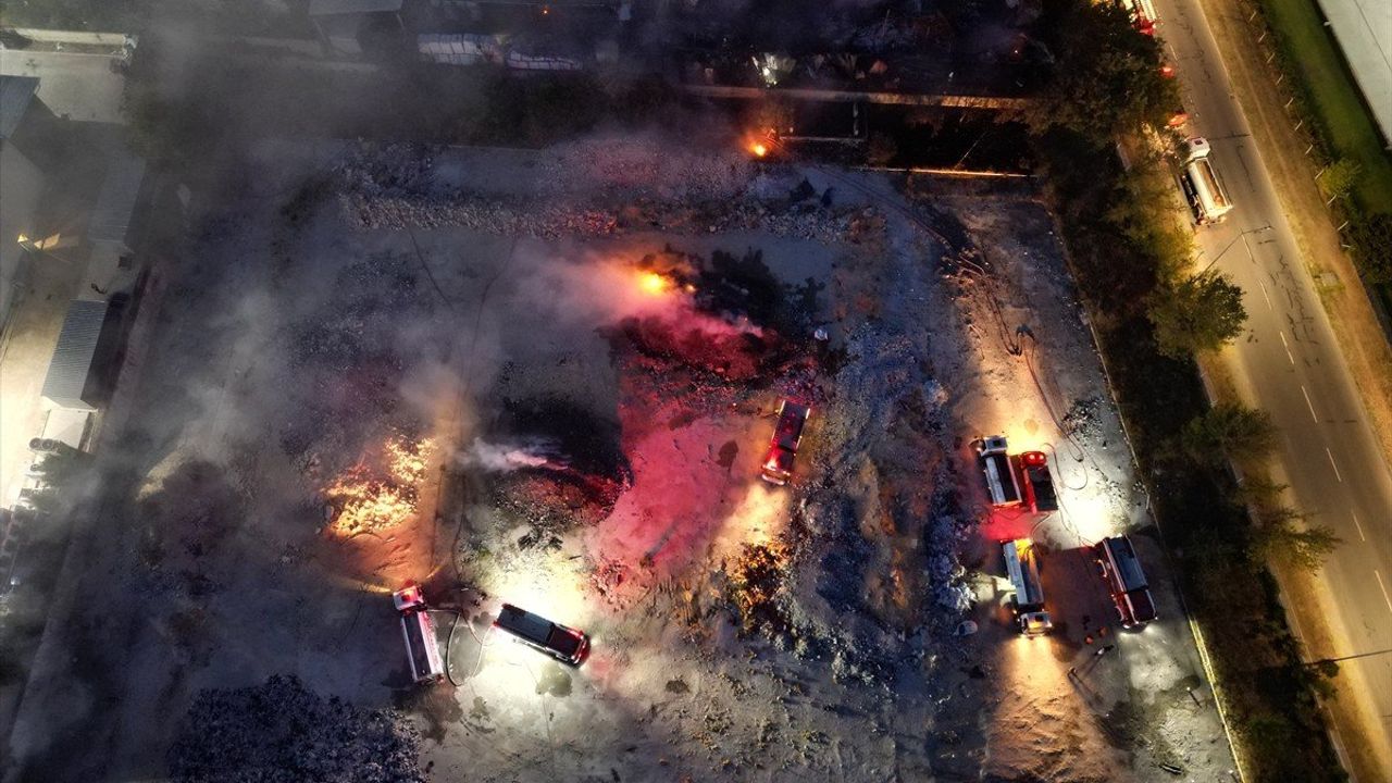 Tekirdağ'da Fabrikada Çıkan Yangın Kontrol Altına Alındı