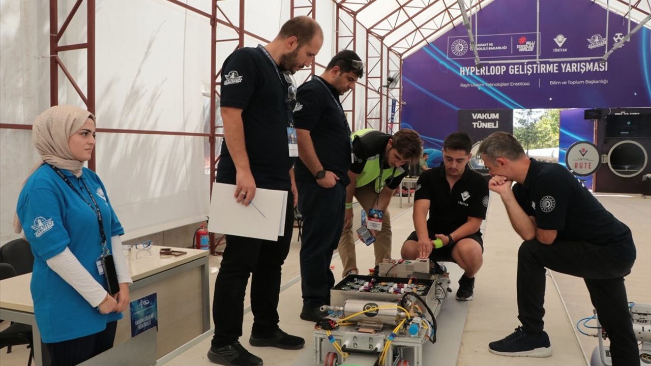 TEKNOFEST'te Geleceğin Teknolojisi İçin Yarışmalar Devam Ediyor