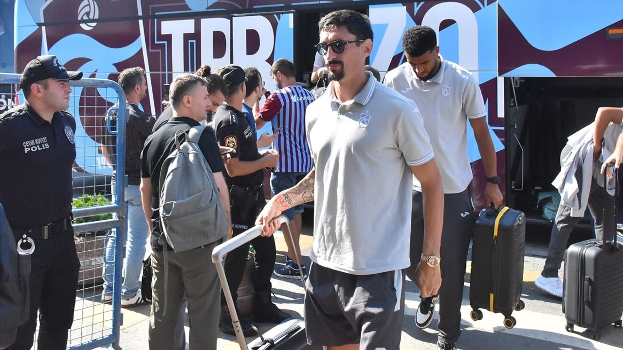 Trabzonspor, St. Gallen ile Kritik Maç İçin İsviçre'ye Ulaştı