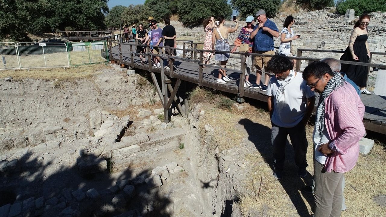 Troya Antik Kenti'nde Tarihi Keşifler