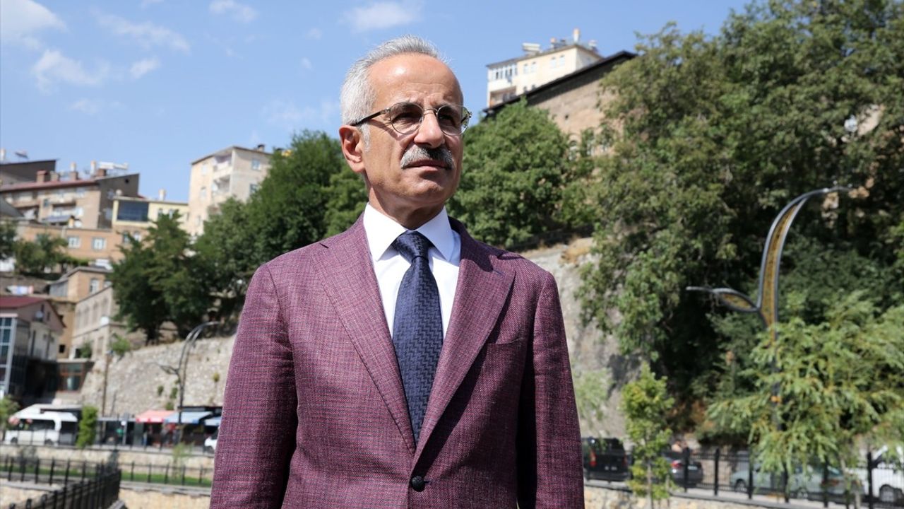 Ulaştırma ve Altyapı Bakanı Uraloğlu, Bitlis'te Çevre Yolu Projesini İnceledi