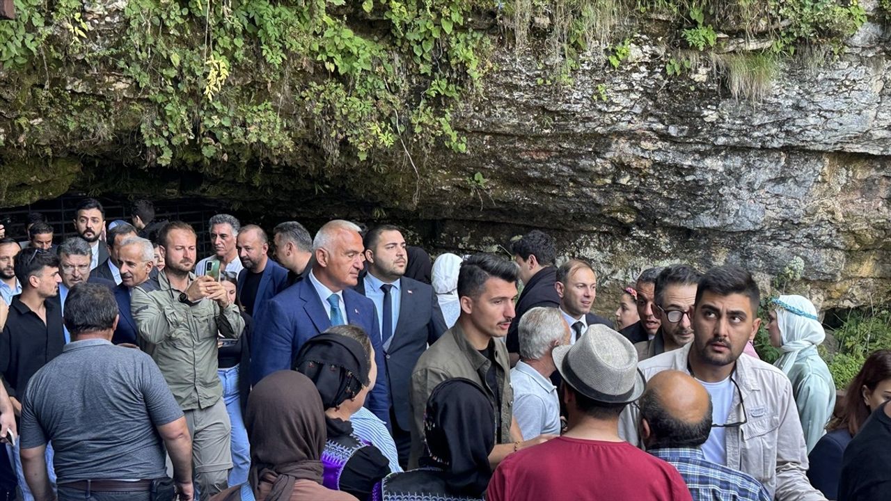 Ulaştırma ve Kültür Bakanları Trabzon'da İncelemelerde Bulundu