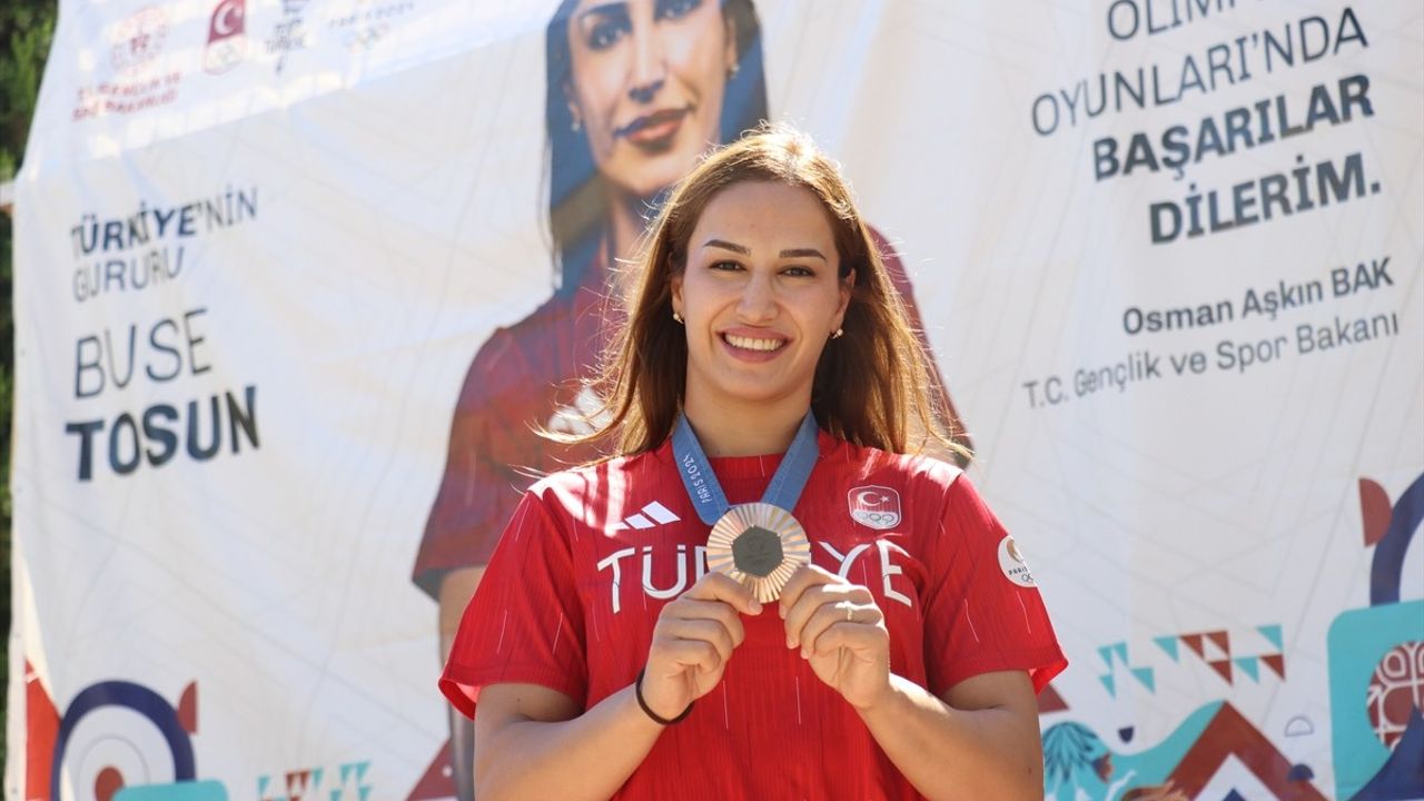 Yalova'da Gurur Dolu Karşılama: Buse Tosun Çavuşoğlu