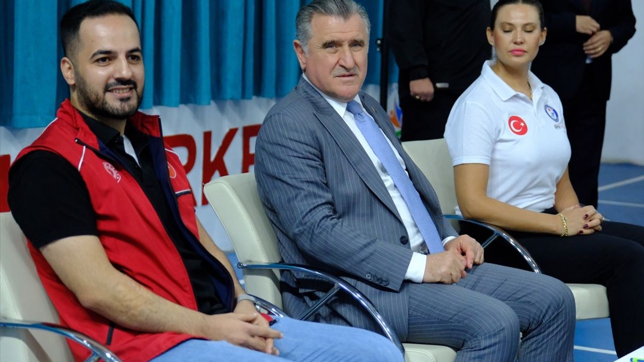 Gençlik ve Spor Bakanı Kırklareli'nde Ziyaretlerde Bulundu