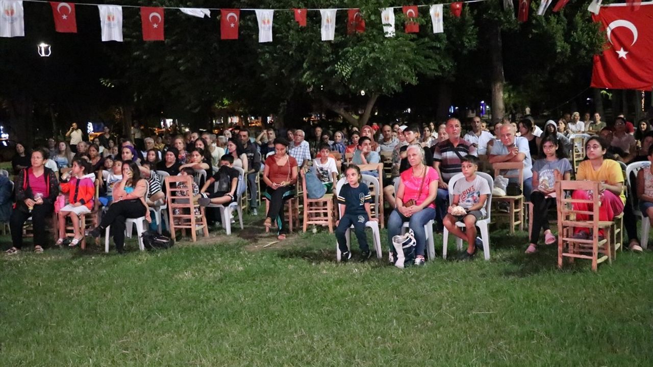 31. Uluslararası Adana Altın Koza Film Festivali'nde Açık Hava Sineması Keyfi