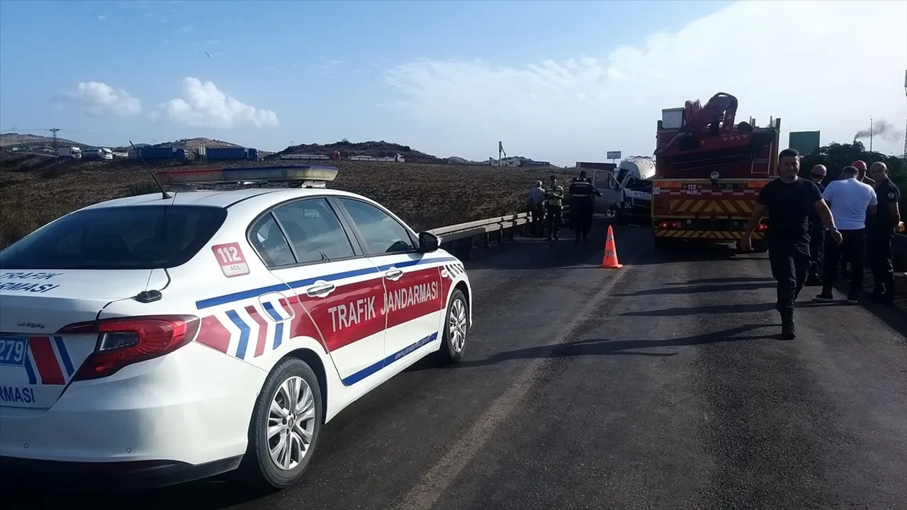 Adana'da Feci Kaza: 3 Ölü, 8 Yaralı