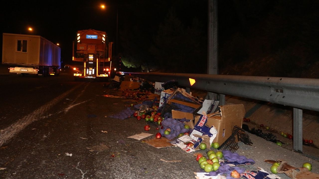 Adana-Pozantı Otoyolu'nda Ters Geri Giden Tır Kazası