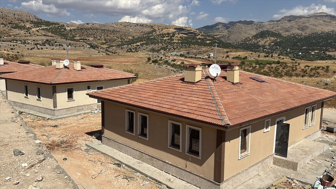 Adıyaman'da Depremzedeler İçin Yeni Köy Evleri İnşa Ediliyor