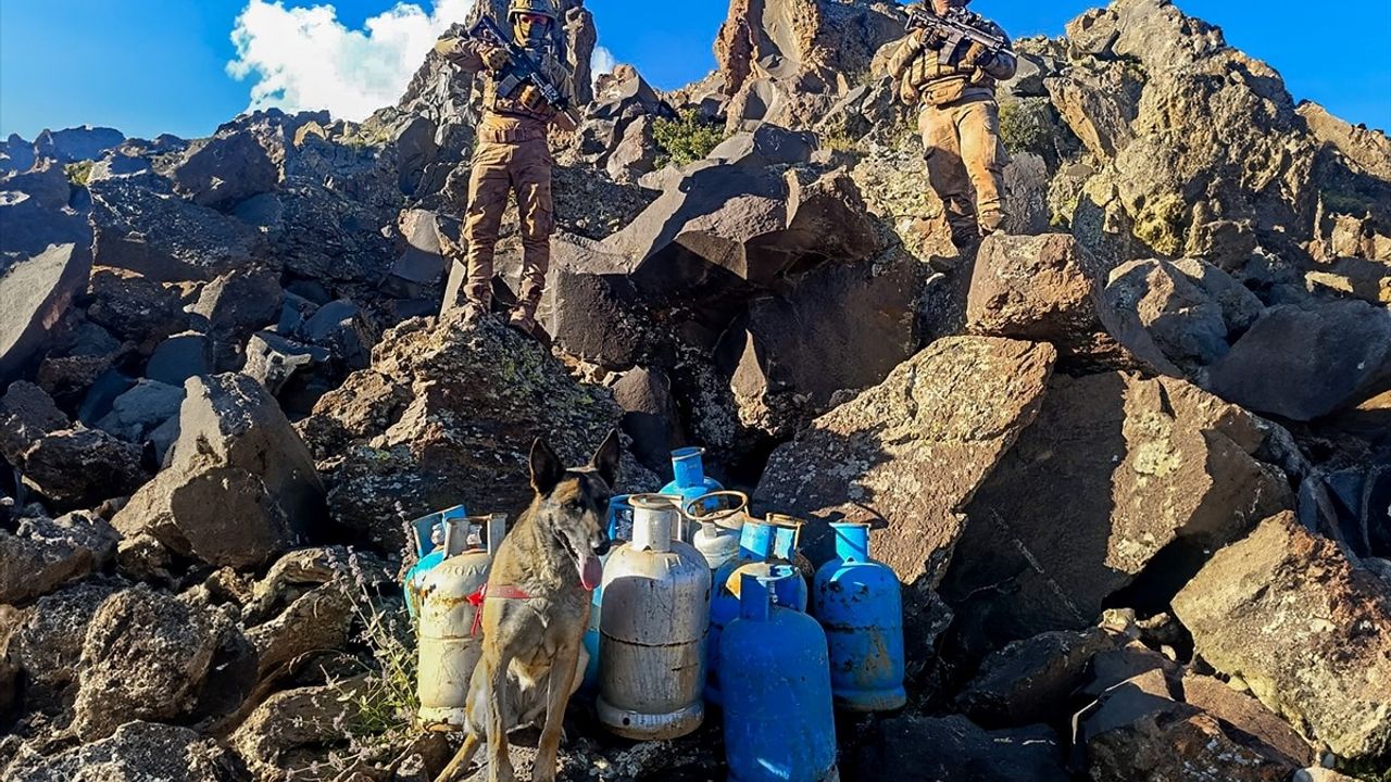 Ağrı'da PKK/KCK'ya Yönelik Yaşam Malzemesi Ele Geçirildi