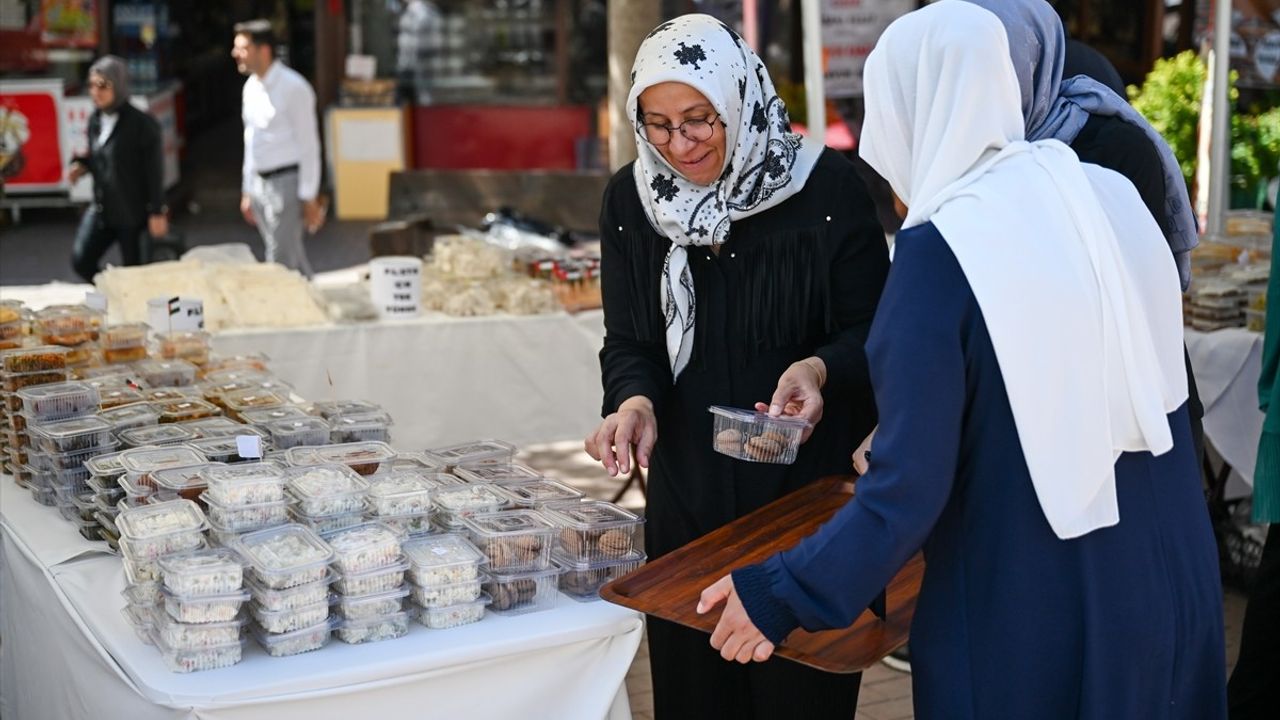 AK Parti Altındağ Kadın Kolları'ndan Filistin İçin Kermes Düzenlendi