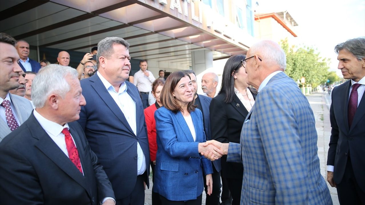 AK Parti Genel Başkan Yardımcısı Yılmaz, Edirne'de Partililerle Buluştu