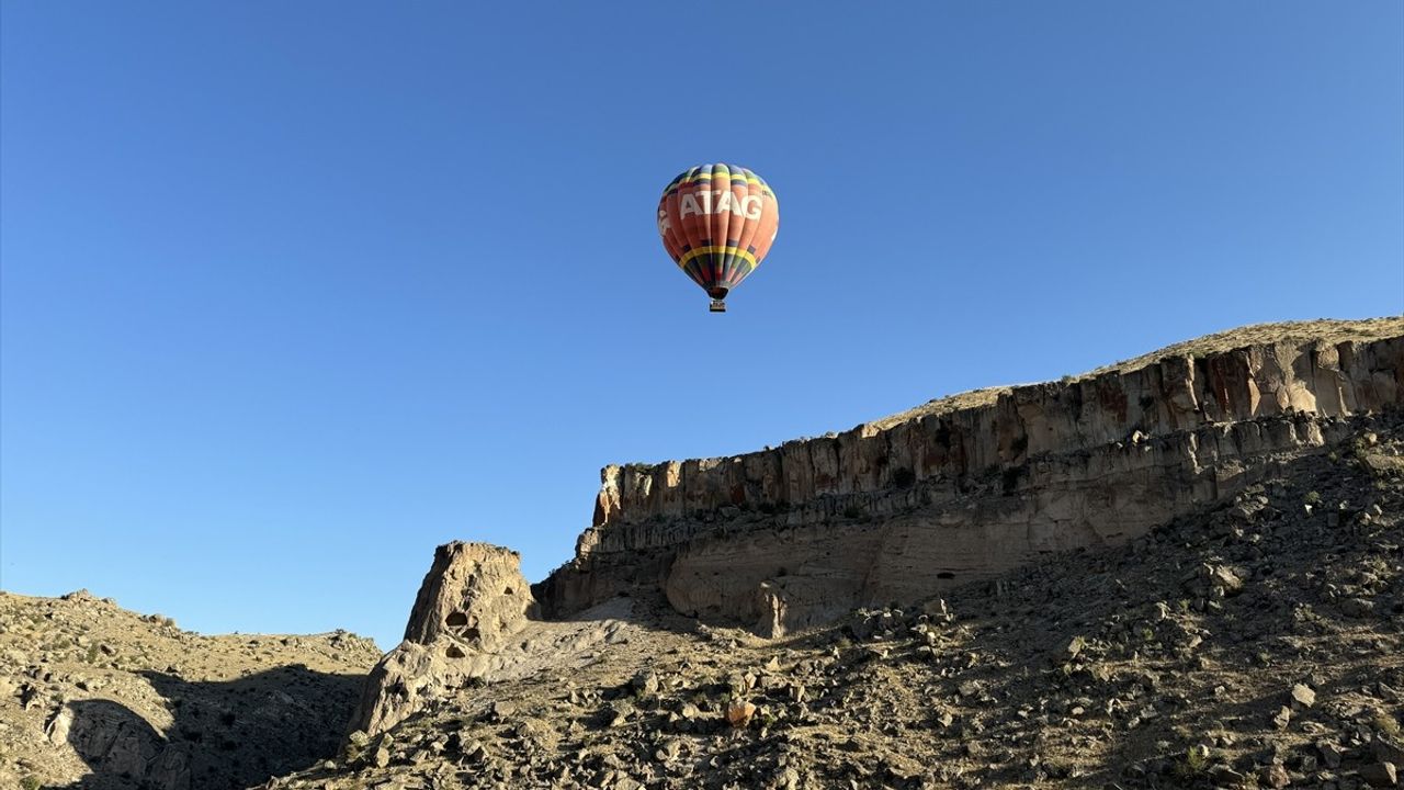 Aksaray'da Medya Temsilcileri Ihlara Vadisi ve Selime Katedrali'ni Hava Balonuyla Keşfetti