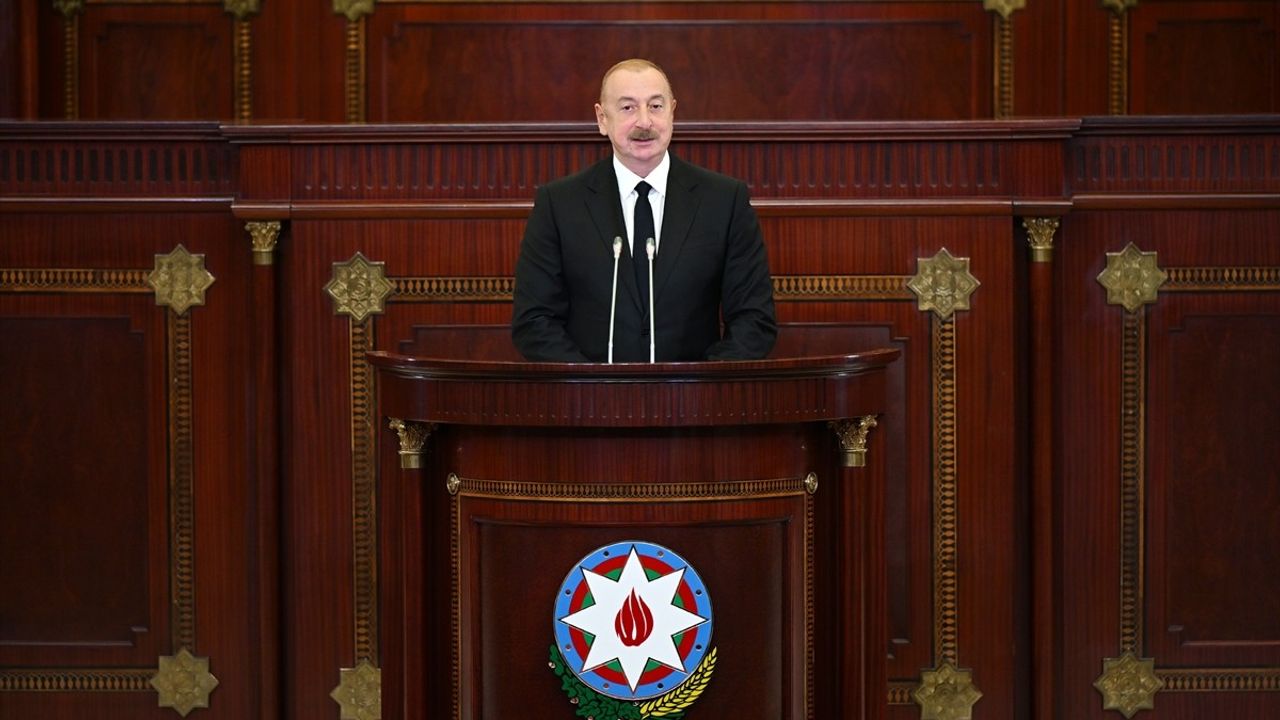 Aliyev: Ermenistan'ı Silahlandıran Ülkelerden Cevap Bekliyoruz