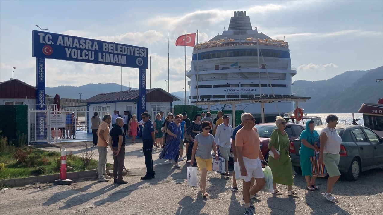 Amasra'ya 'Astoria Grande' Kruvaziyerinin İlk Seferi