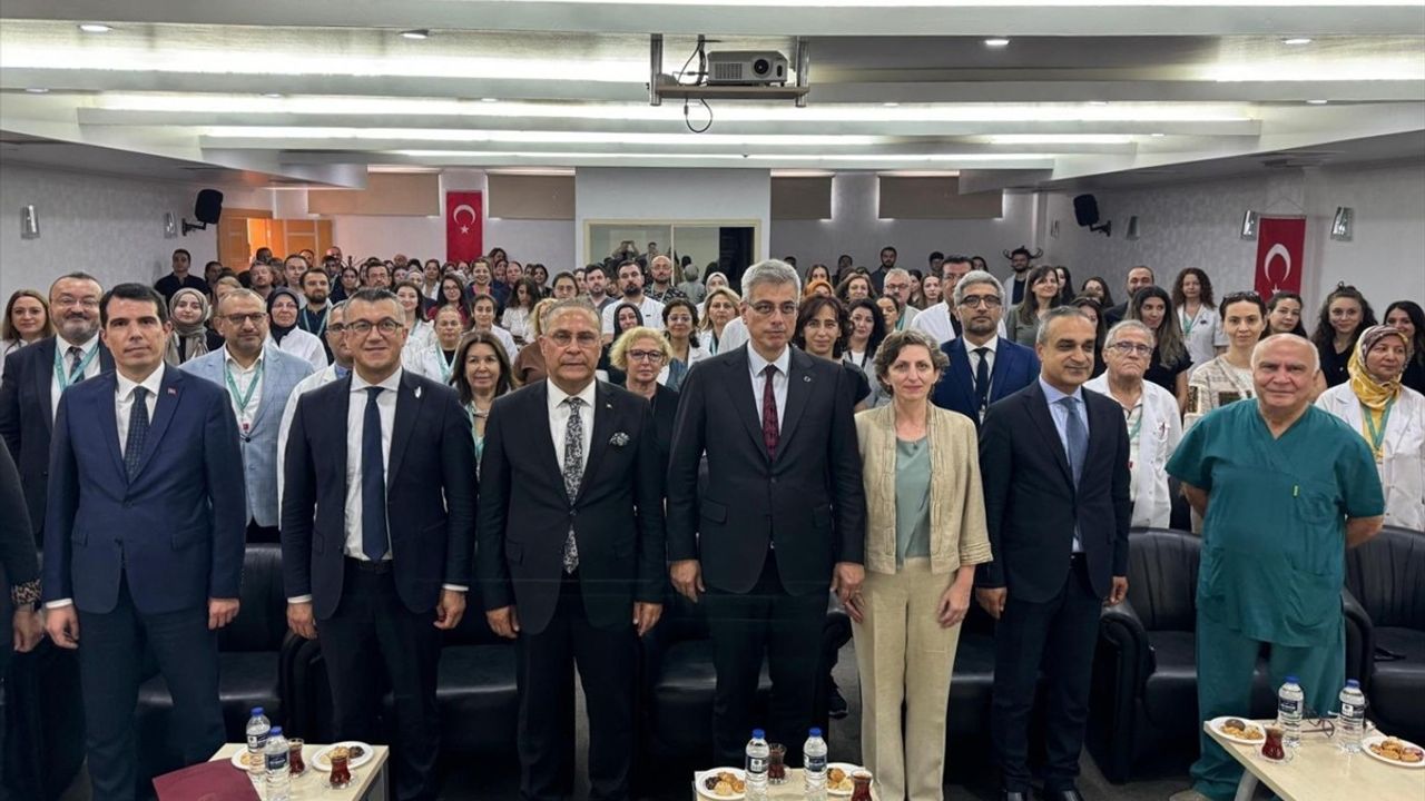 Bakan Memişoğlu'dan Ankara Onkoloji Hastanesi'ne Ziyaret