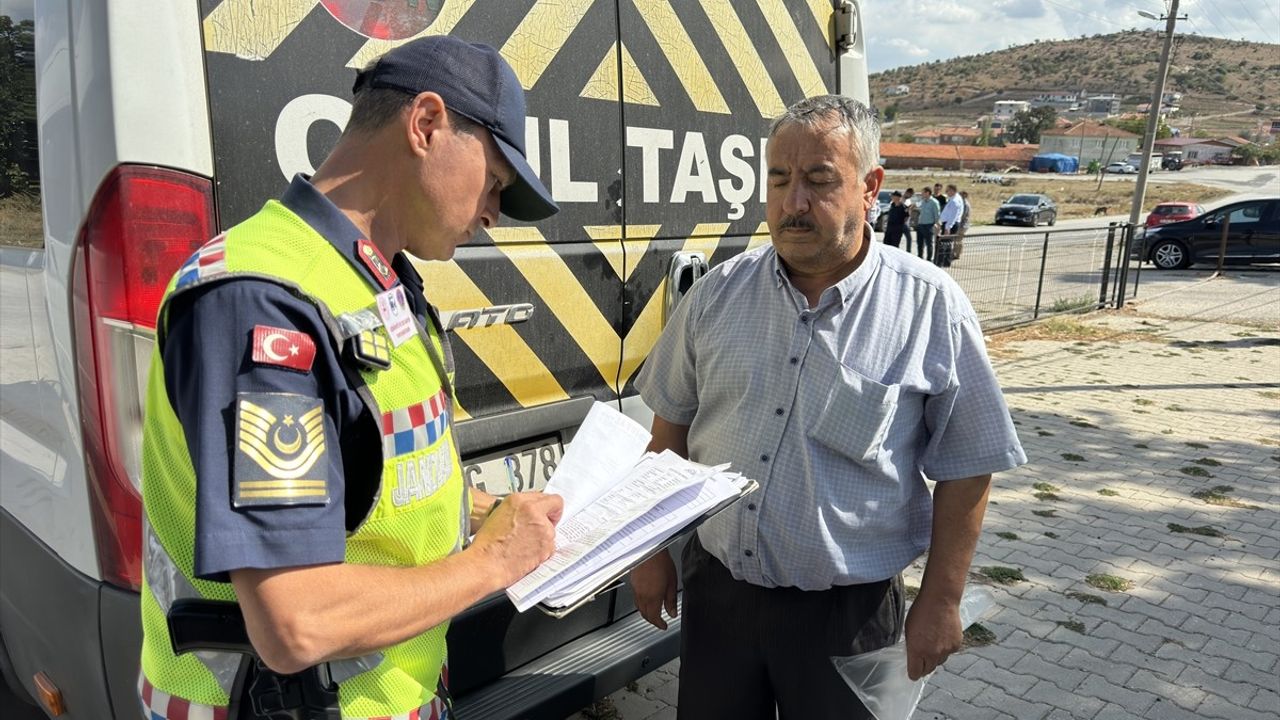 Balıkesir'de Jandarma, Öğrencilerin Güvenliğini Sağlamak İçin Çalışmalarını Sürdürüyor