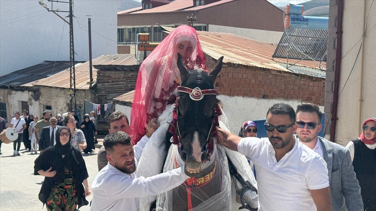 Bayburt'ta Geleneksel Gelin Getirme Töreni