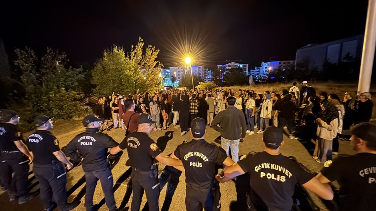 Bingöl'de Üzücü Trafik Kazası: Üniversite Öğrencisi Hayatını Kaybetti