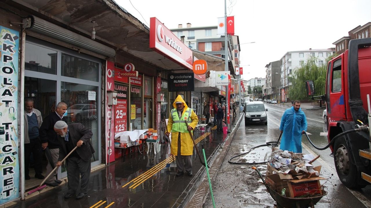 Bitlis'te Sel Felaketi: Ahlat'ta Şiddetli Yağış Sorunlara Yol Açtı