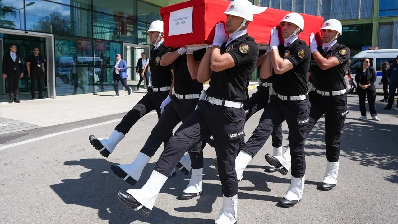 CHP Lideri Özgür Özel'den Ayşenur Ezgi Eygi'nin Katliamına Sert Tepki