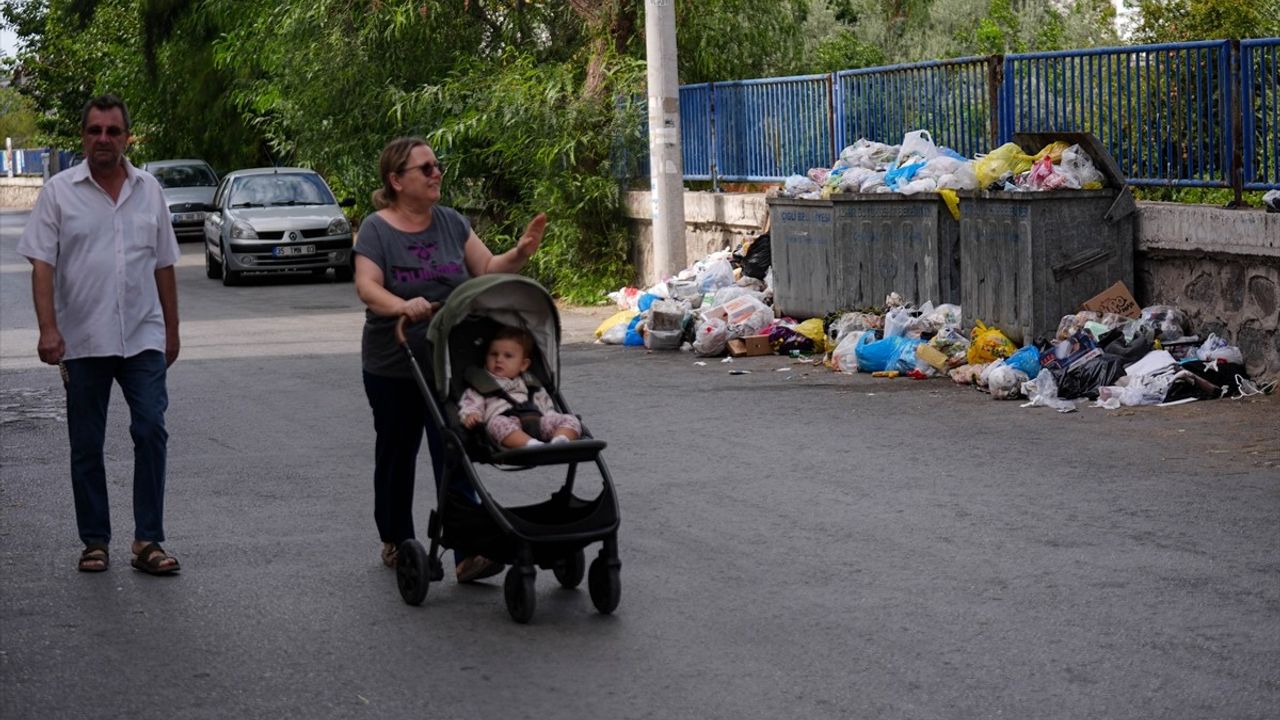 Çiğli'de Çöpler Kirlilik ve Kötü Kokuya Neden Oluyor