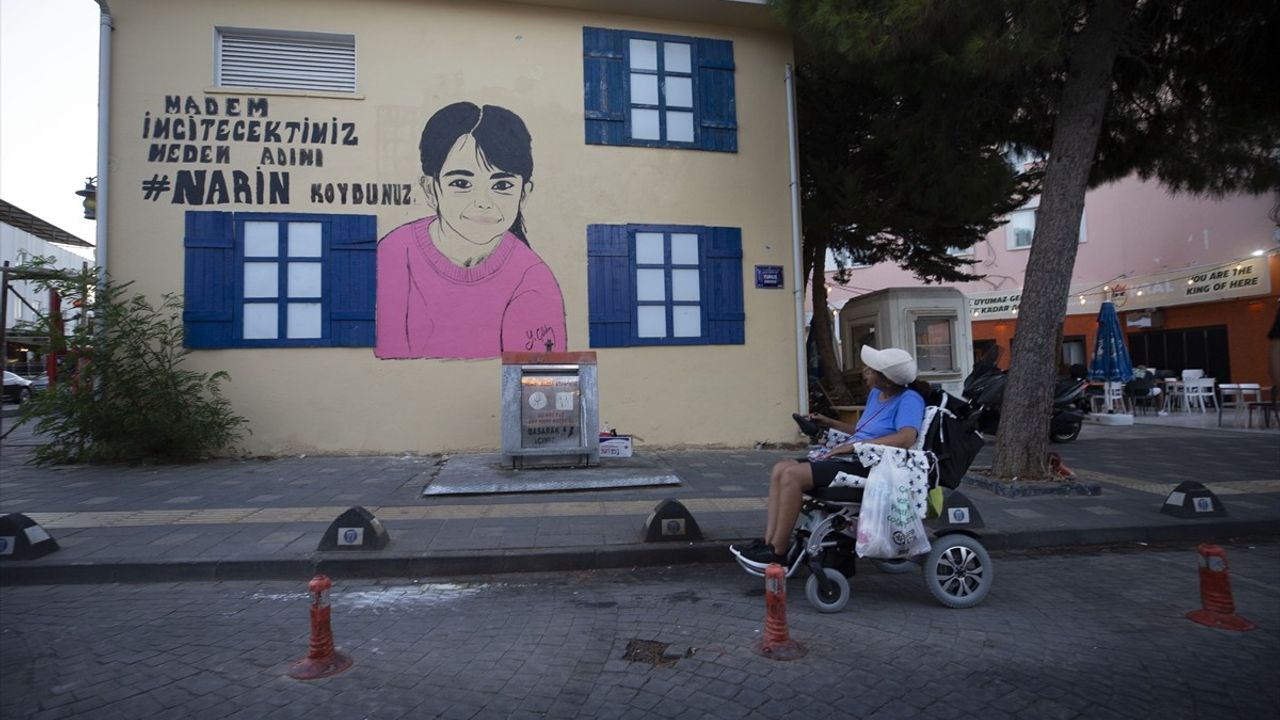 Didim'deki Turizmci, Narin Güran İçin Elektrik Trafosuna Resim Yaptı