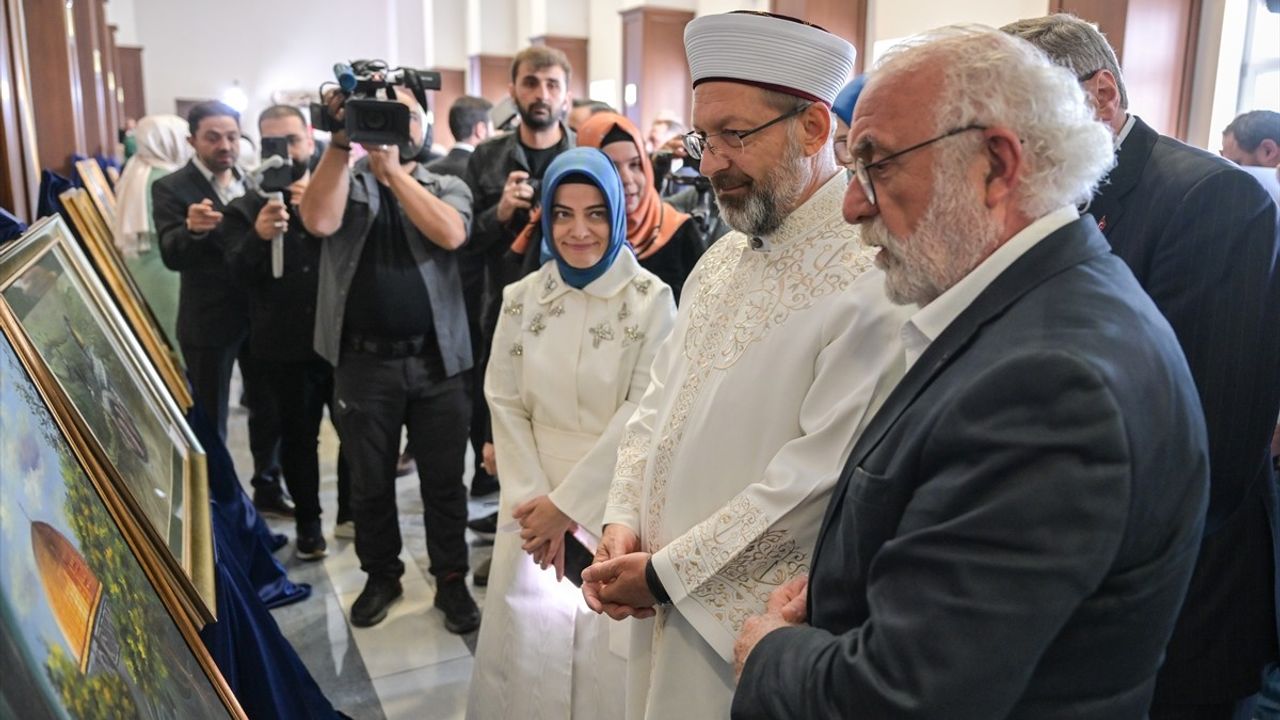 Diyanet, 'Özgür Kudüs Sergisi' ve 'Şahsiyetli Bir Direniş: Kudüs' Tiyatro Oyununu Tanıttı