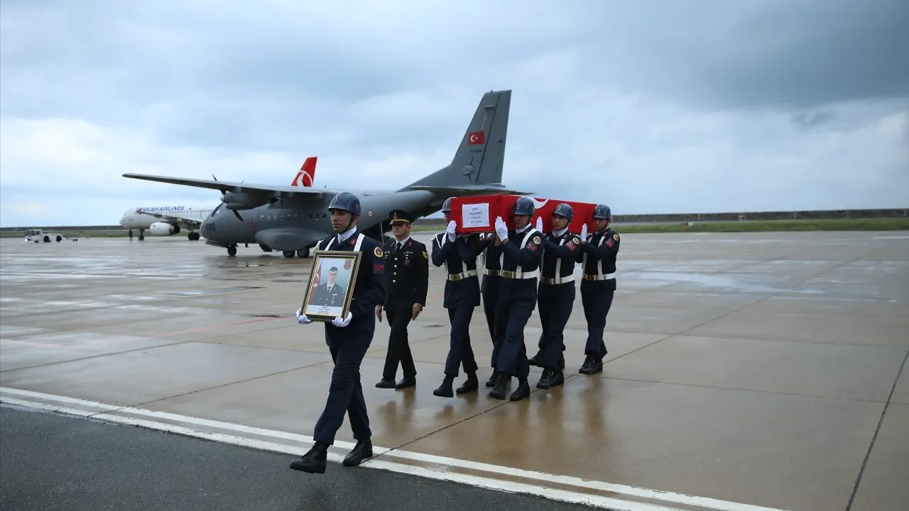 Diyarbakır'da Şehit Olan Asker Ordu'da Uğurlandı