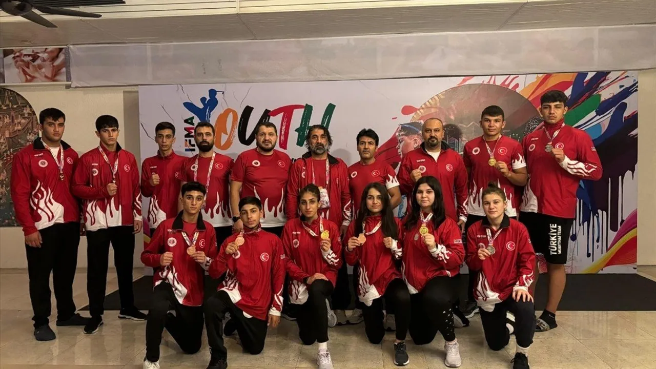 Dünya Gençler Muaythai Şampiyonası'nda Türk Sporcular 12 Madalya Kazandı