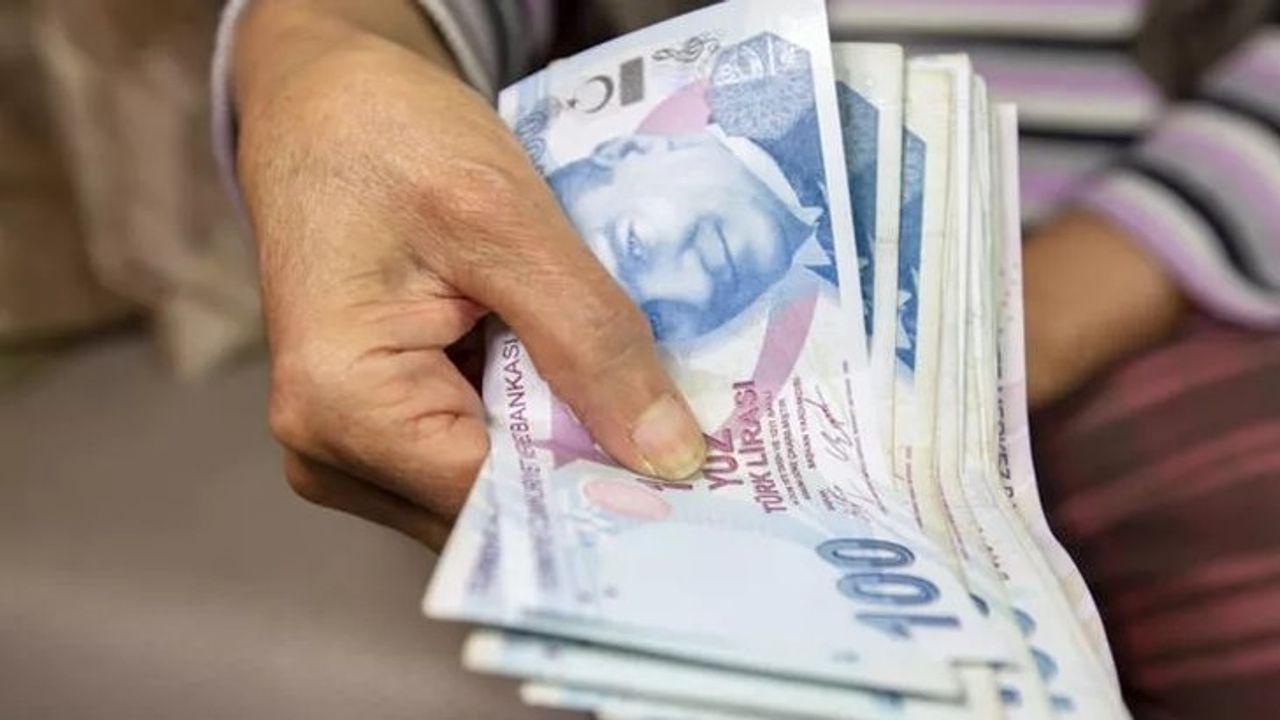 Emekli ve özel sektör çalışanına bankadan kıyak! Faizsiz 50.000 TL başvuruları başladı