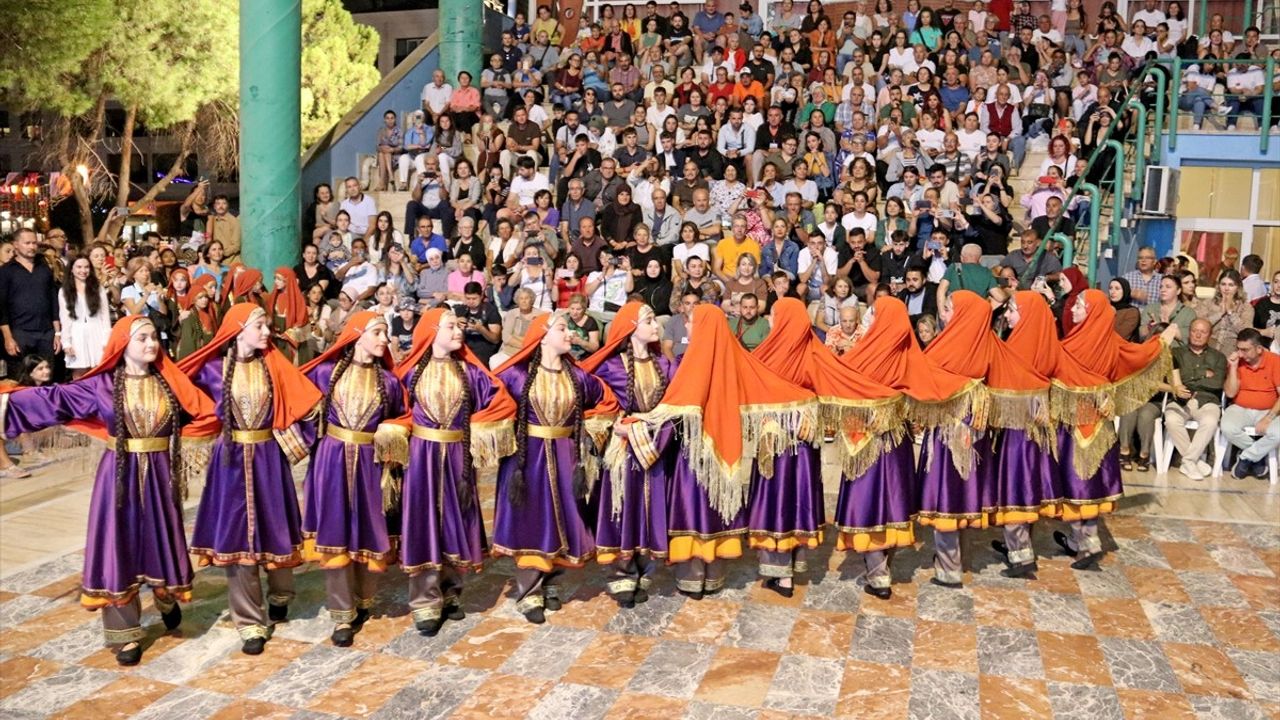 Fethiye'de Uluslararası Halk Oyunları Festivali Coşkuyla Gerçekleşti