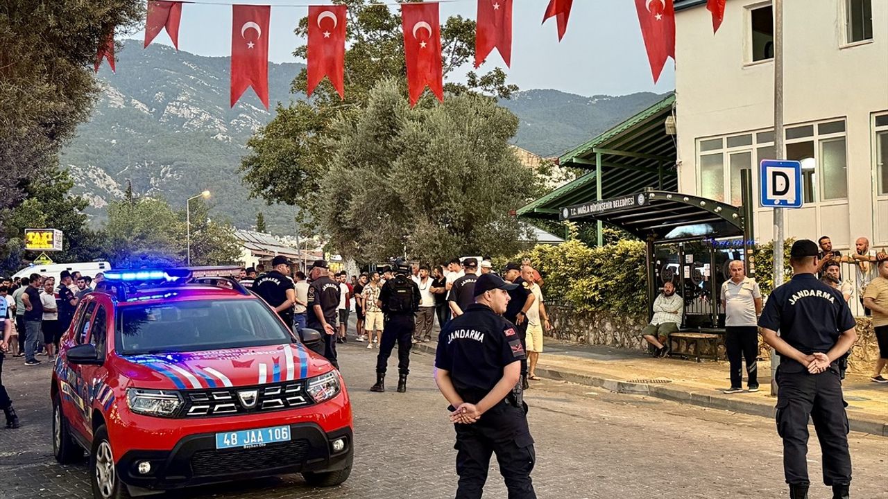 Fethiye'deki Kavga: 13 Yaralı Hızla Hastaneye Kaldırıldı