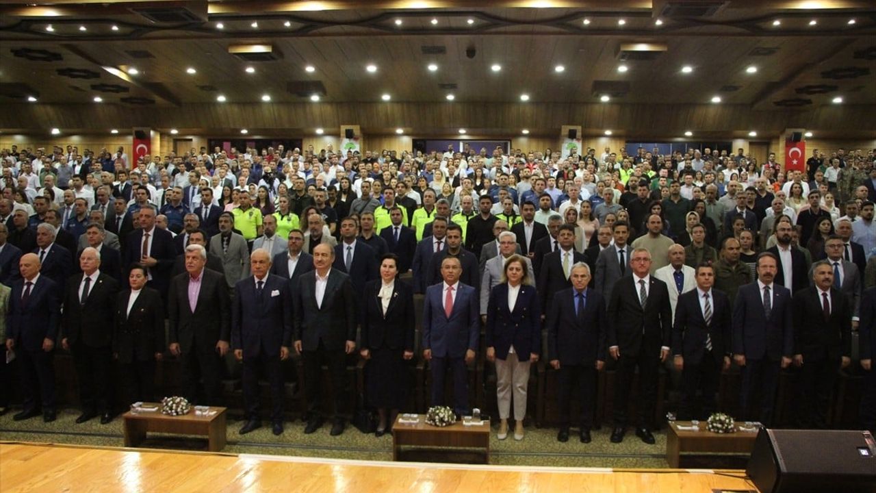 Gaziantep'te Etik ve Kamu Yönetimi Konferansı Gerçekleşti