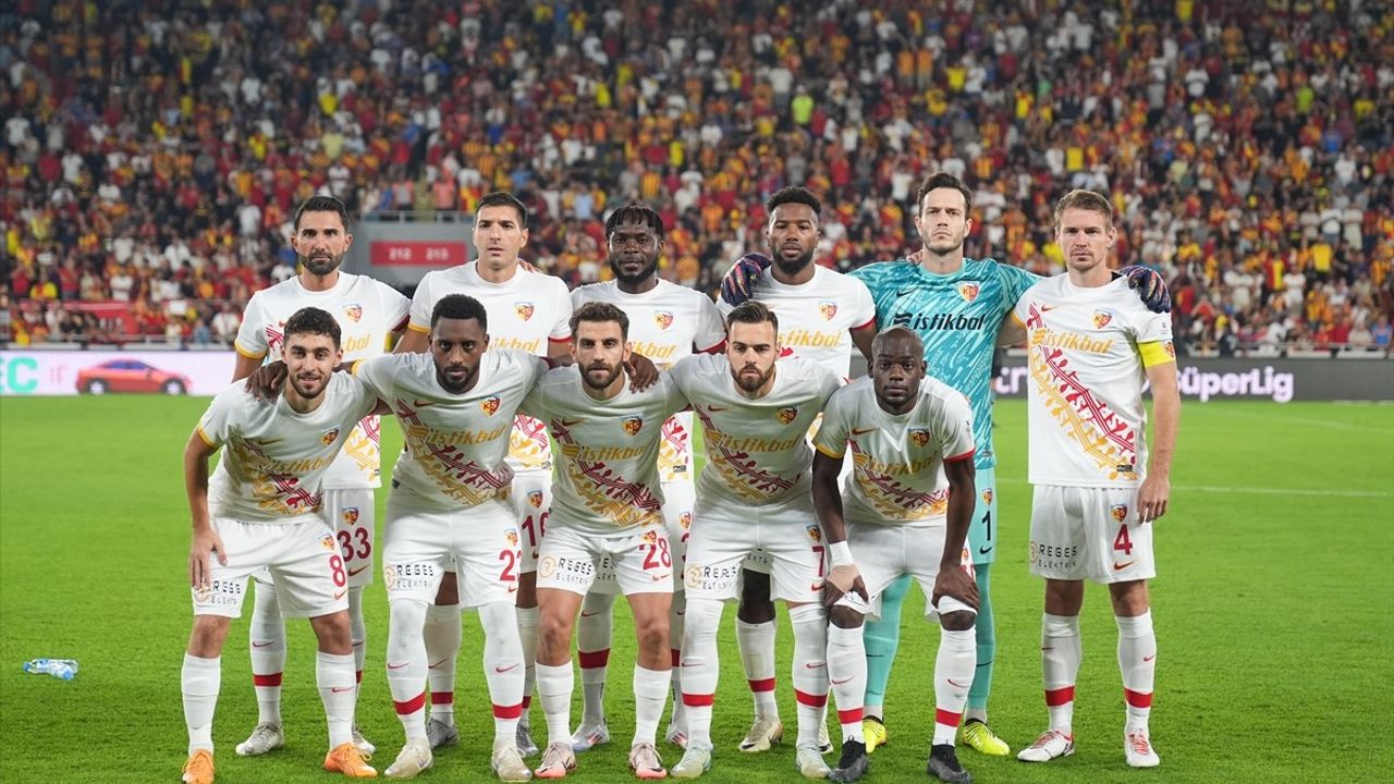 Göztepe, Süper Lig'de Bellona Kayserispor'u 3-0 ile Geçti