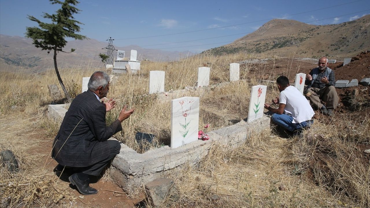 Hakkari'de 2010 Terör Saldırısında Hayatını Kaybedenler Anıldı