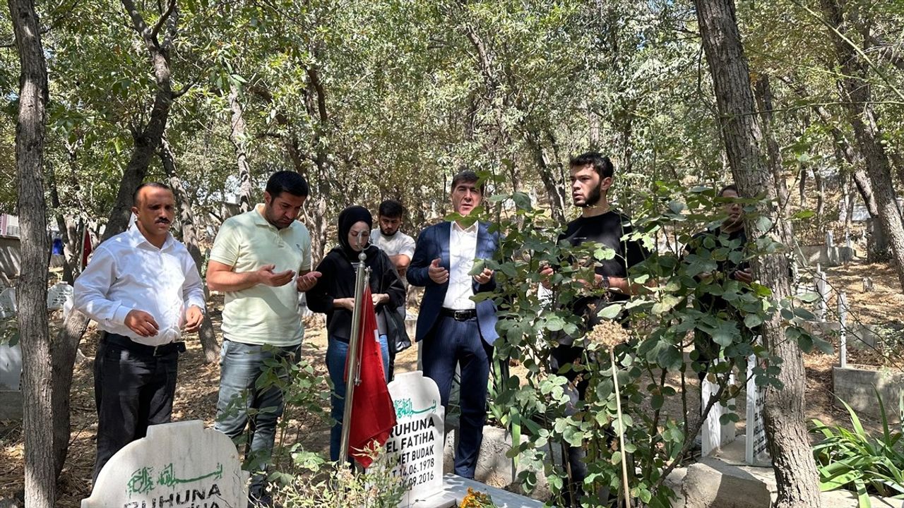 Hakkari'de Ahmet Budak İçin Anma Töreni