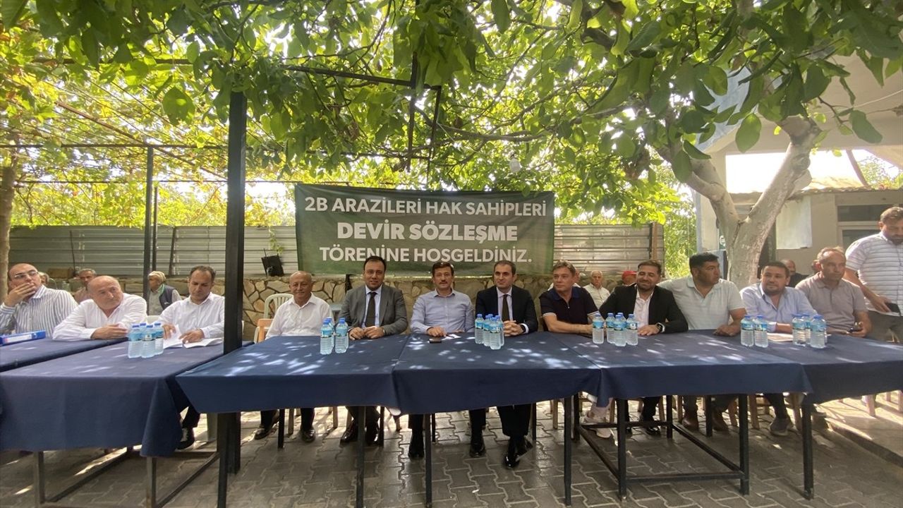 Hamza Dağ İzmir'de Tapu Teslim Törenine Katıldı