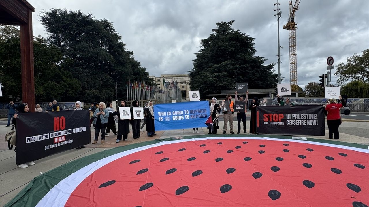 İsrail'in Gazze'deki Saldırılarına Cenevre'de Protesto