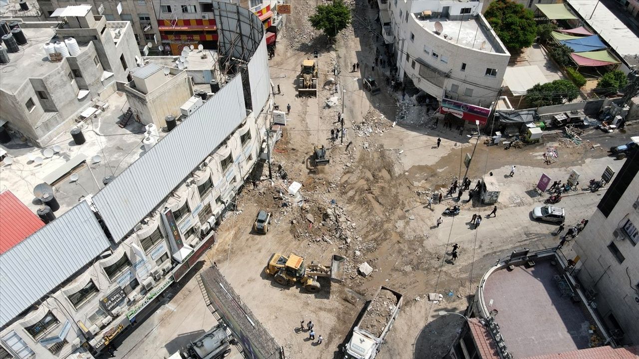 İsrail Ordusu Cenin ve Tulkerim'den Geri Çekildi, Büyük Yıkım Bıraktı