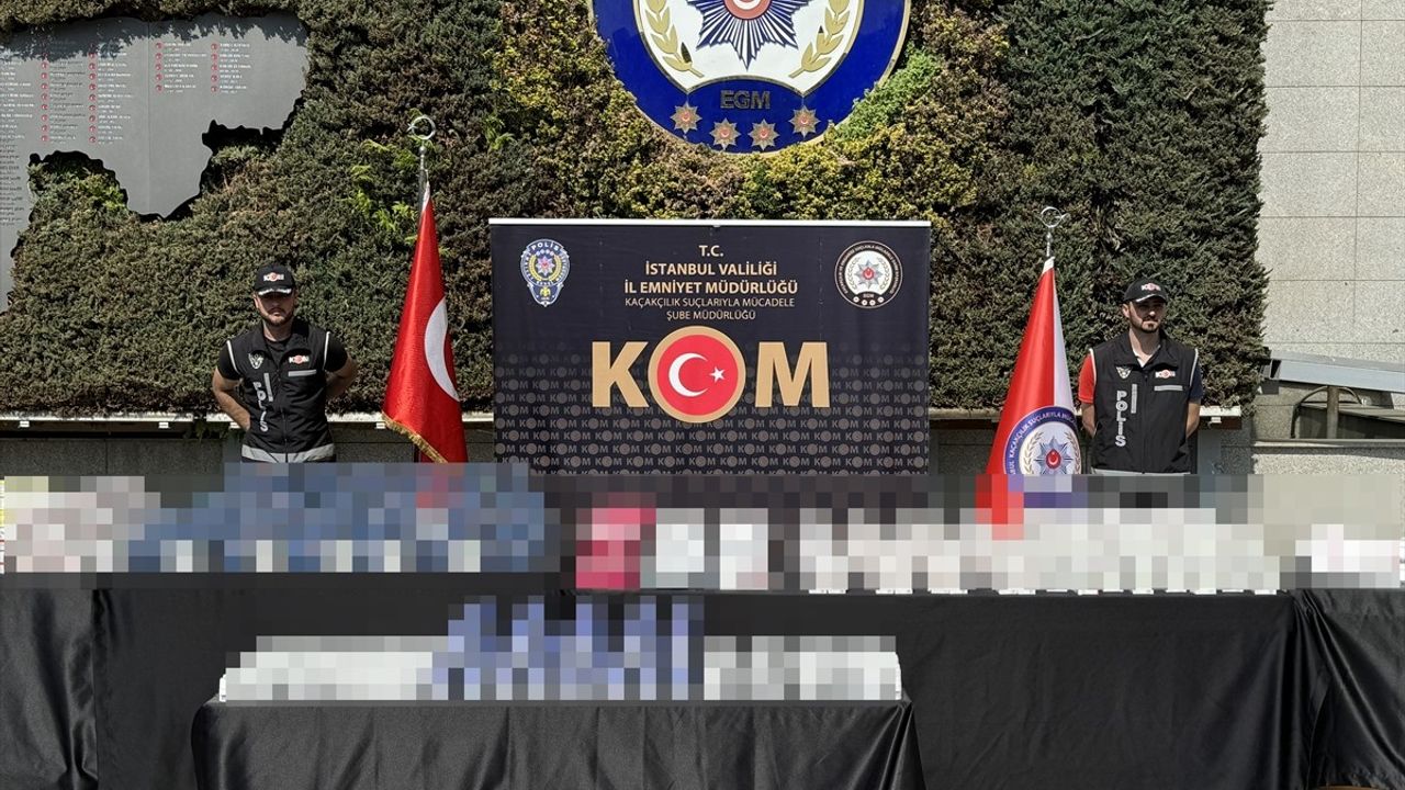 İstanbul'da Kaçak İlaç Operasyonu: İki Şüpheli Yakalandı