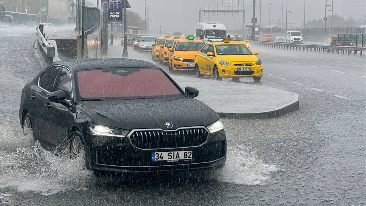 İstanbul'da Kuvvetli Yağışlar Devam Ediyor