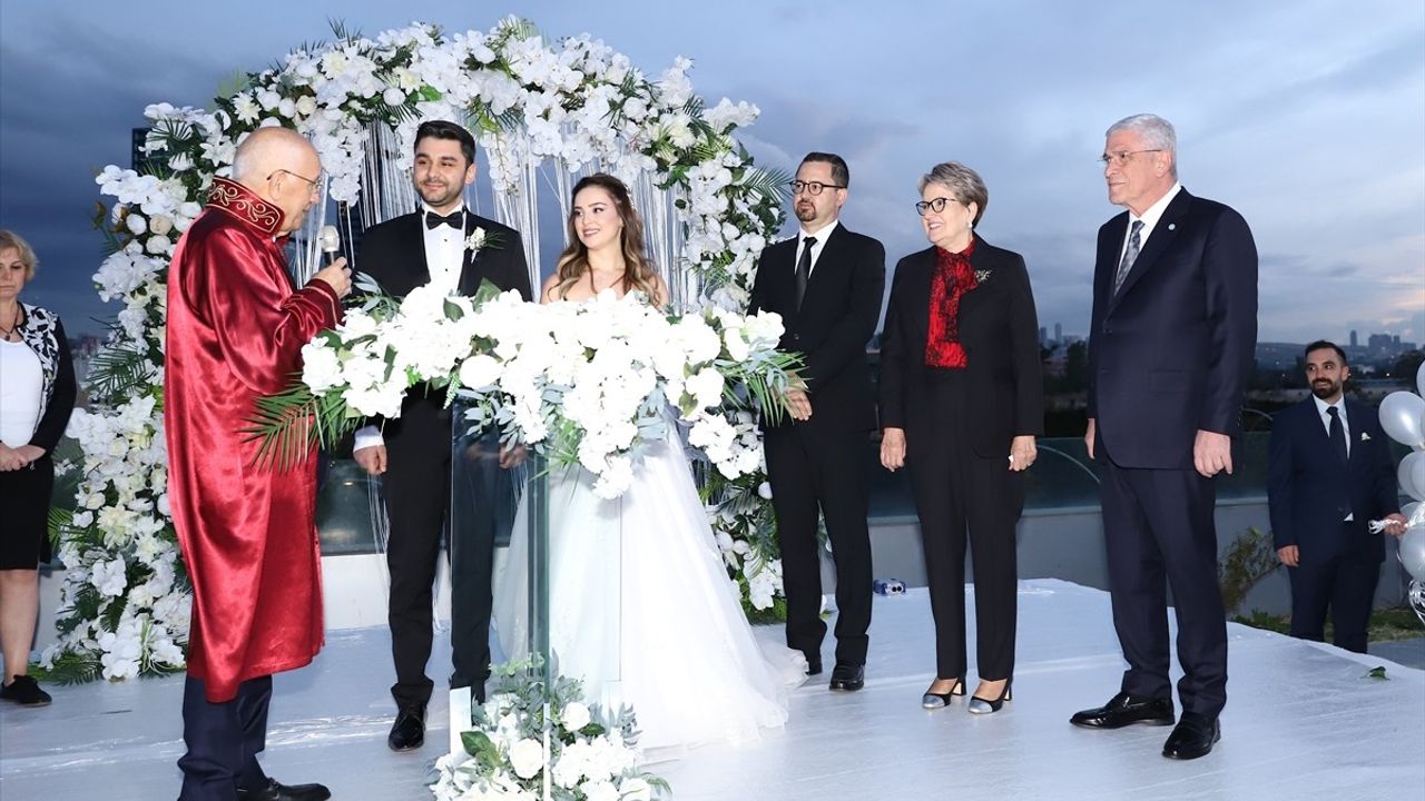 İYİ Parti Lideri Müsavat Dervişoğlu, Nikah Şahidi Oldu