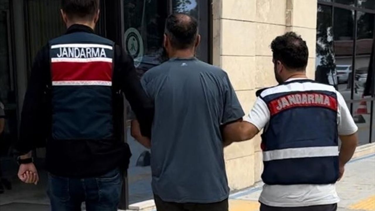 İzmir'de DEAŞ Operasyonunda Tutuklama Sayısı İkiye Yükseldi