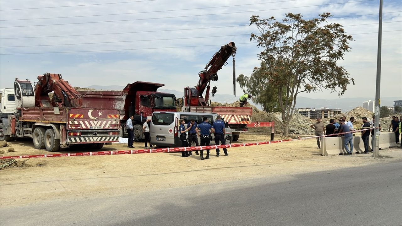 İzmir'de Kamyon Tamiri Sırasında Trajik Kaza